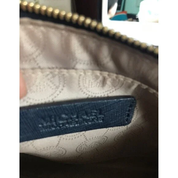 Michael Kors striped clutch - Picture 8 of 10